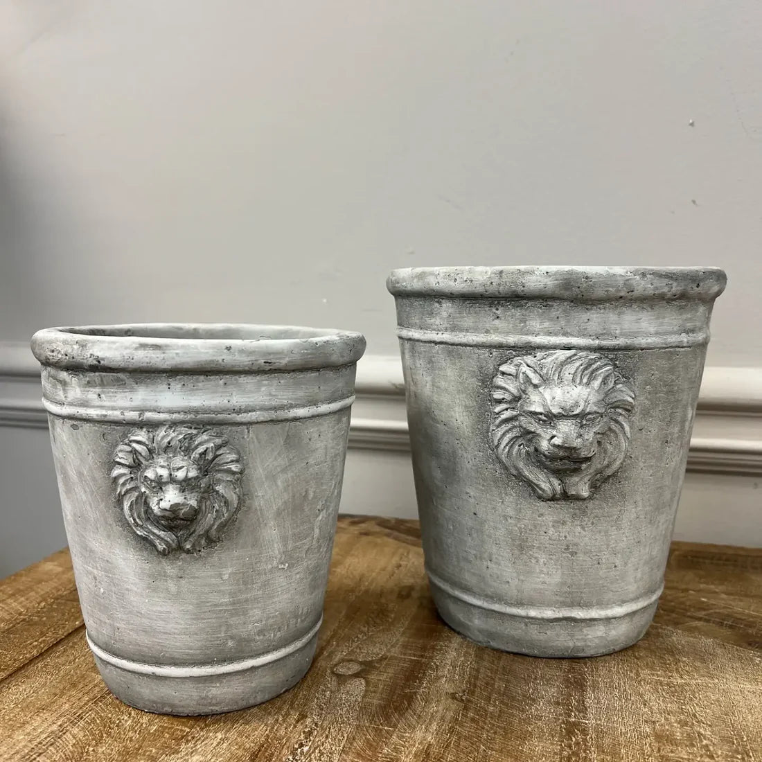 Mothology Cement Lion Planter Medium